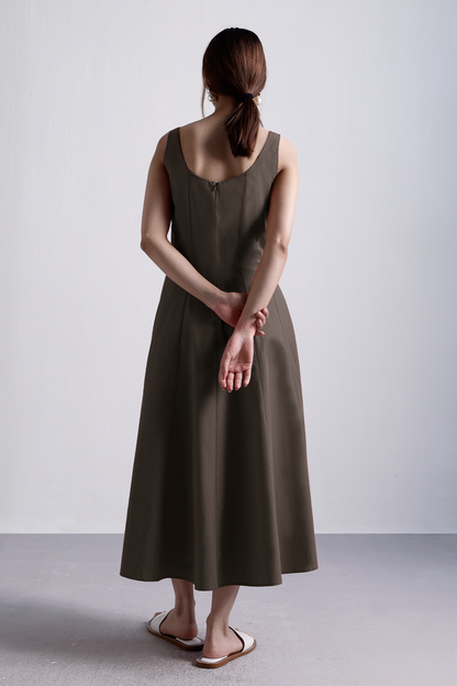 Briony Dress : Cocoa