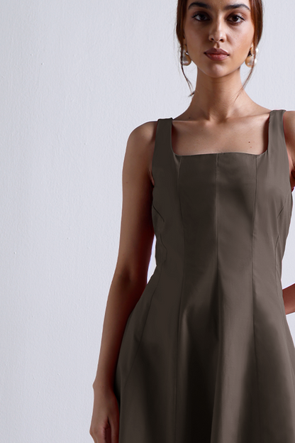 Briony Dress : Cocoa